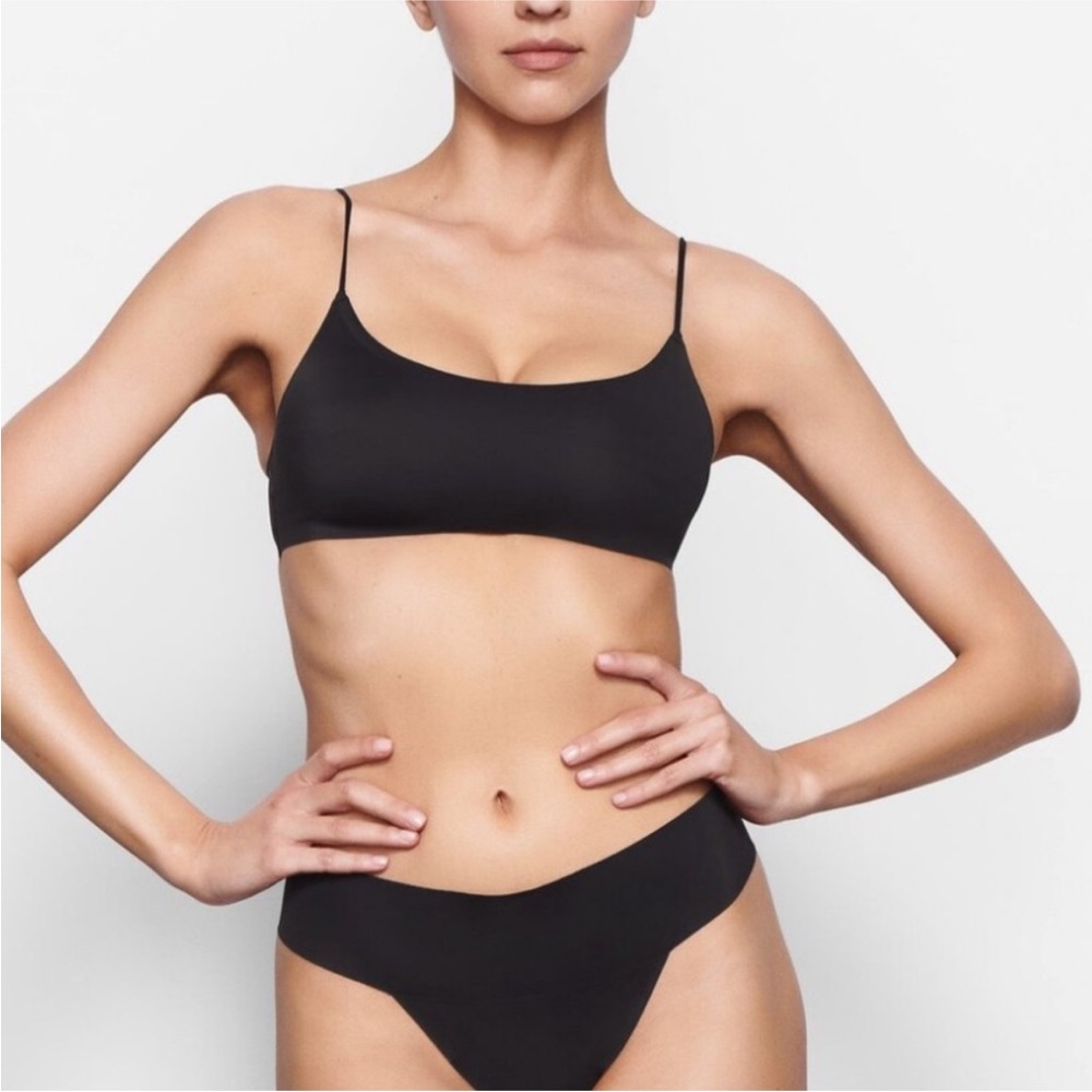 Skims naked scoop bralette Black